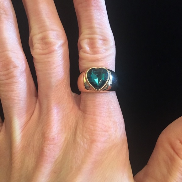 Green and Gold Chunky Ring with a Bold Heart Design - Picture 3 of 6